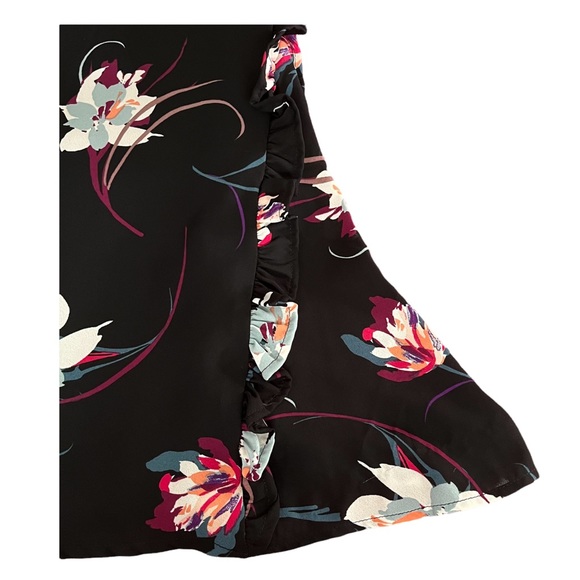 Vintage Gorgeous Black Floral Skirt - Elegant & Timeless Style! - Picture 4 of 6